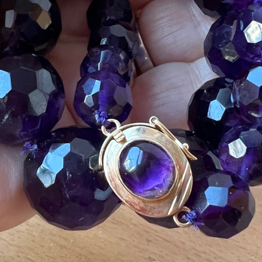 VINTAGE HUGE ROUND FACETED AMETHYST BEADS LONG NECKLACE 14K LOCK CABOCHON STONE - Picture 11 of 16